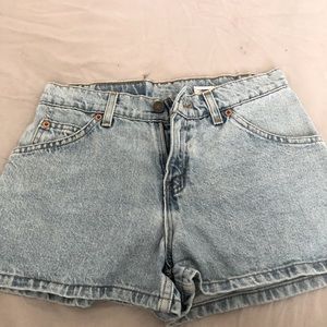 Levis cute short🥰